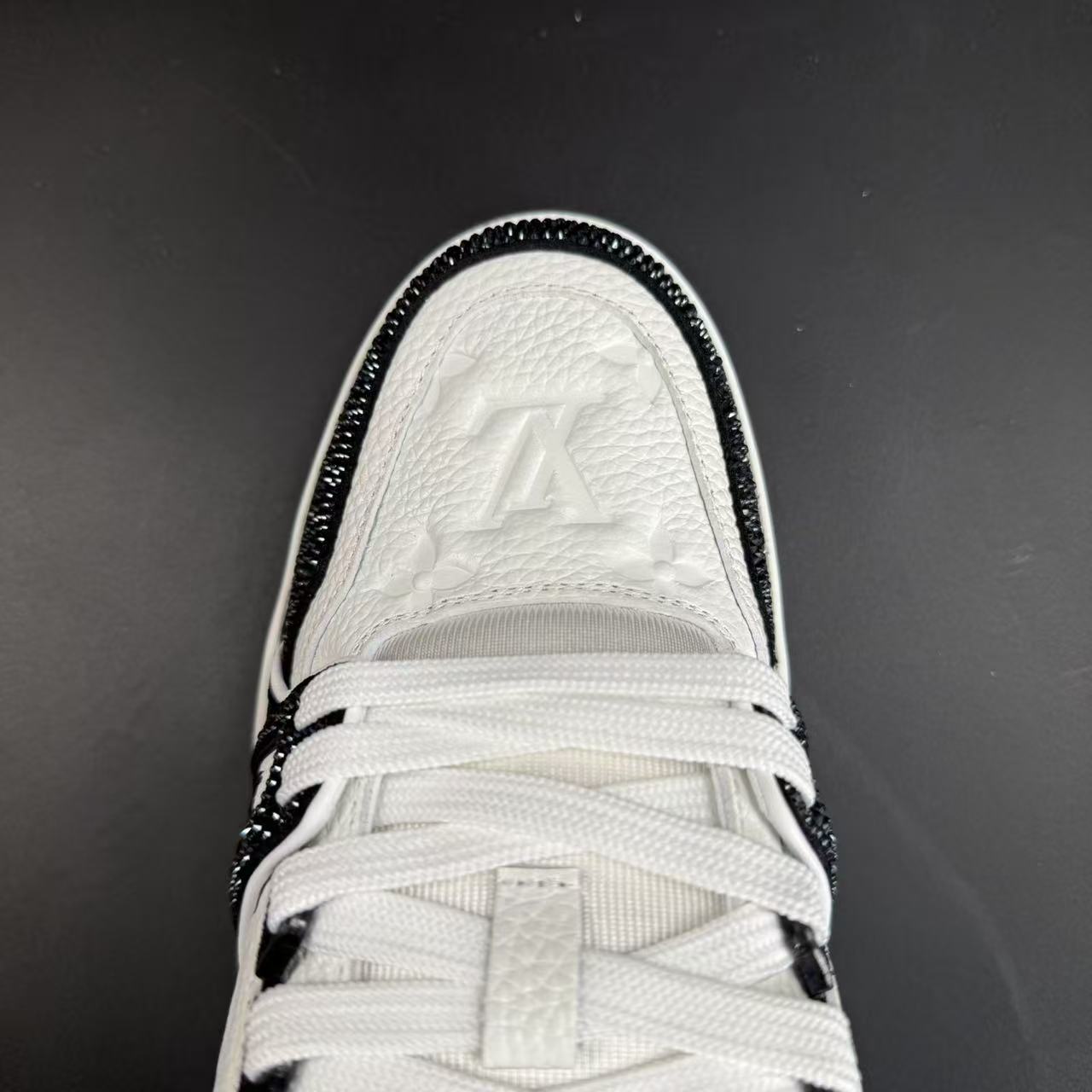 Trainer x Swarovski