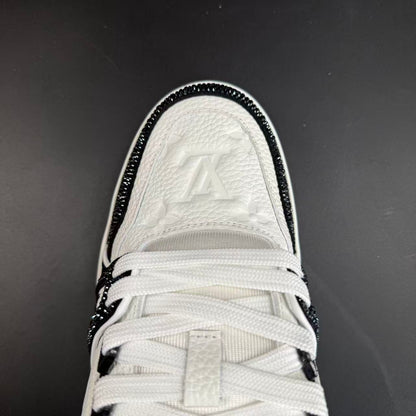 Trainer x Swarovski