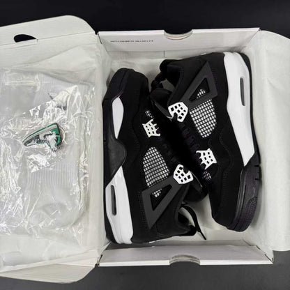 J4 RETRO THUNDER WHITE – SIZE 39