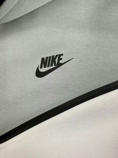 NK TECH FLEECE – GREY/WHITE (completa)