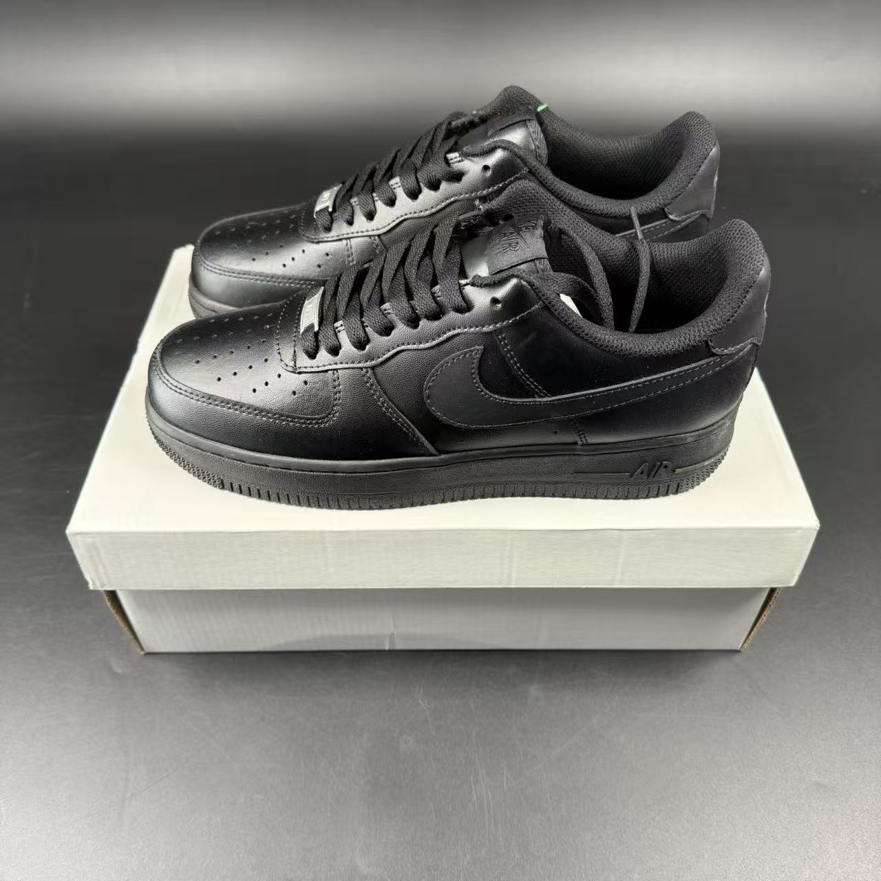 AF1 BLACK