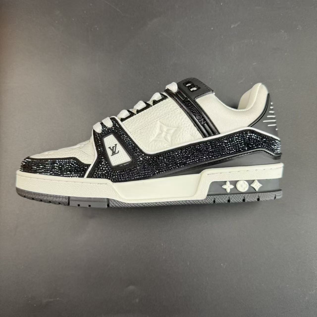 Trainer x Swarovski