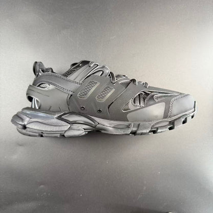 Track Black
