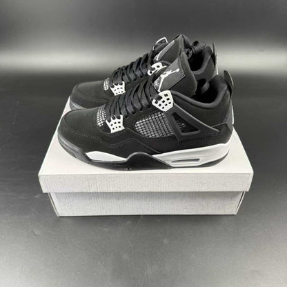 J4 RETRO THUNDER WHITE – SIZE 39