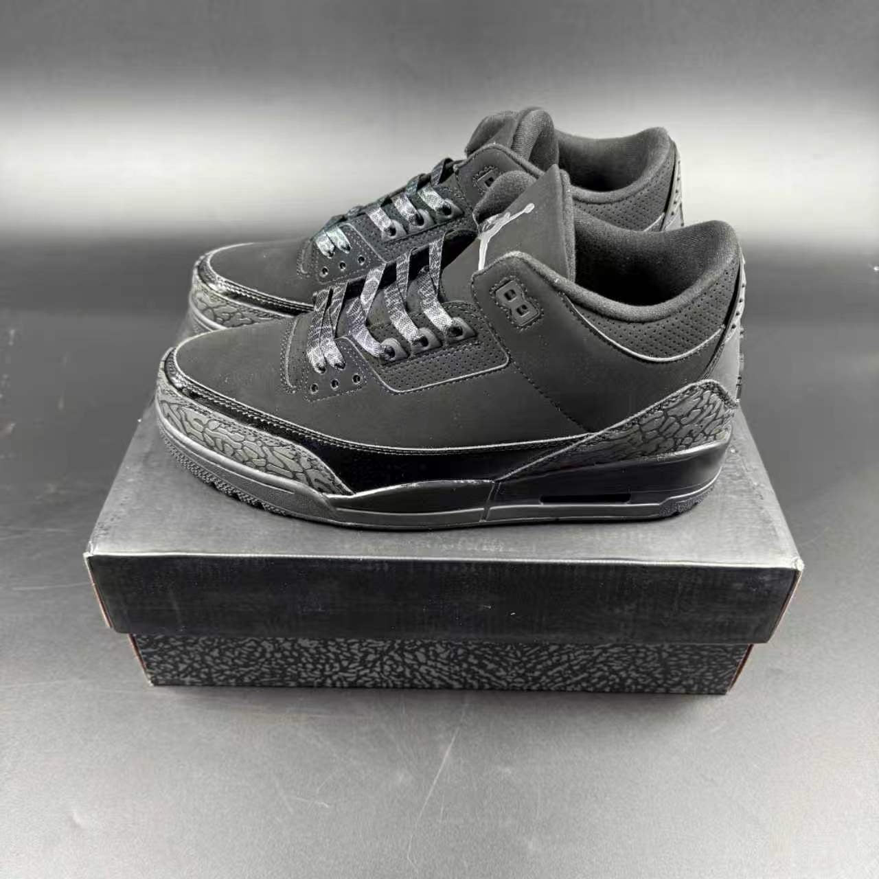 J3 RETRO BLACK CAT