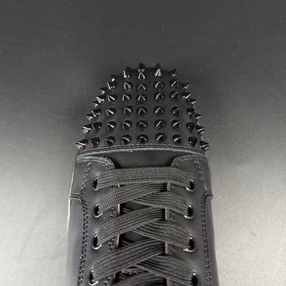 LBTN – Louis Junior Spikes Black