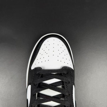 DUNK LOW NEXT NATURE WHITE BLACK