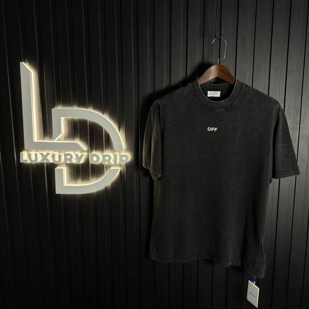 T-SHIRT OFF-W.