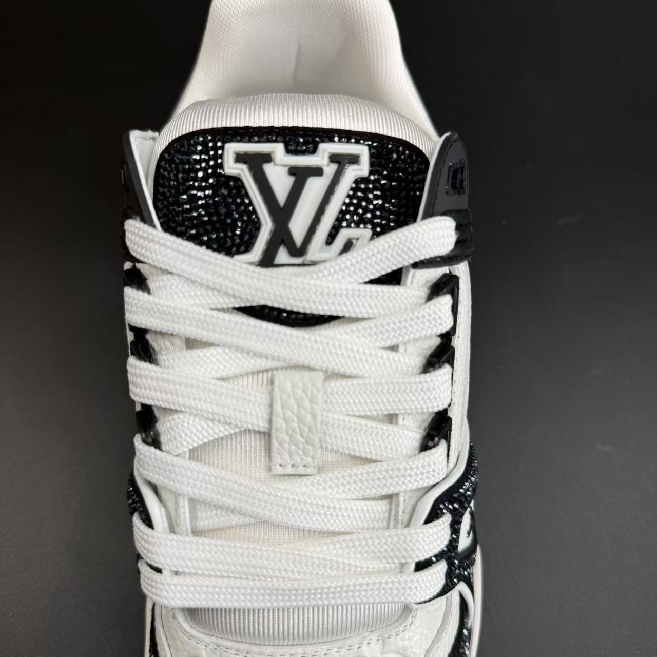 Trainer x Swarovski