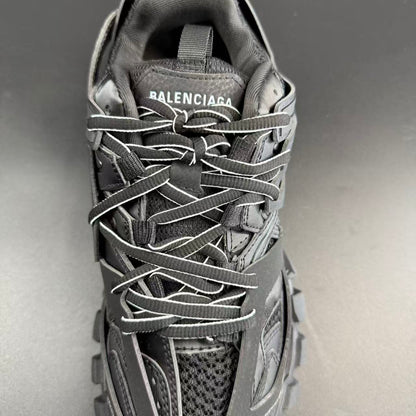 Track Black