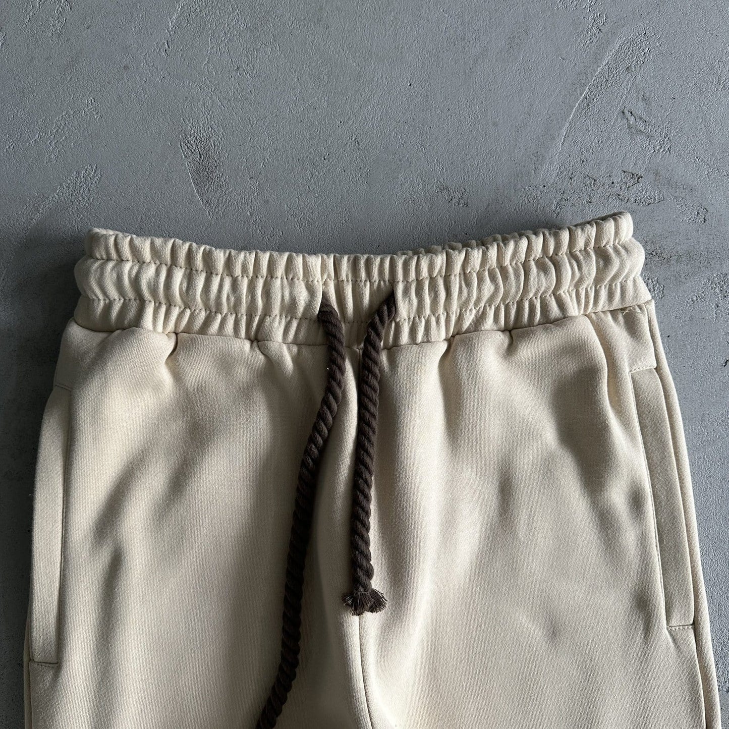 KHAKI SYNA WORLD