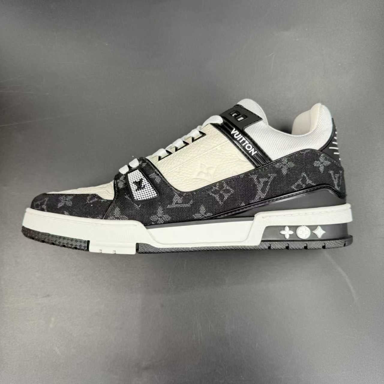 LV TRAINER – SIZE 36