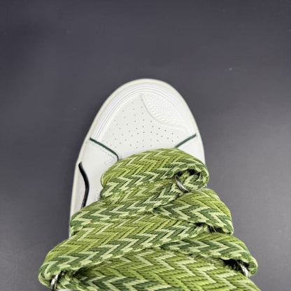 Curb White Green