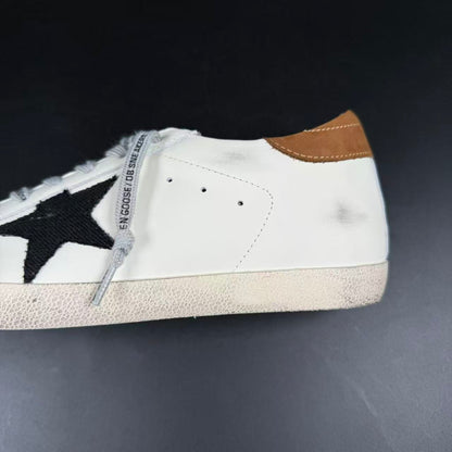 GOLDEN GOOSE