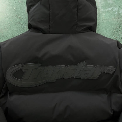 DECODED HOODED PUFFER 2.0 JACKET – BLACK