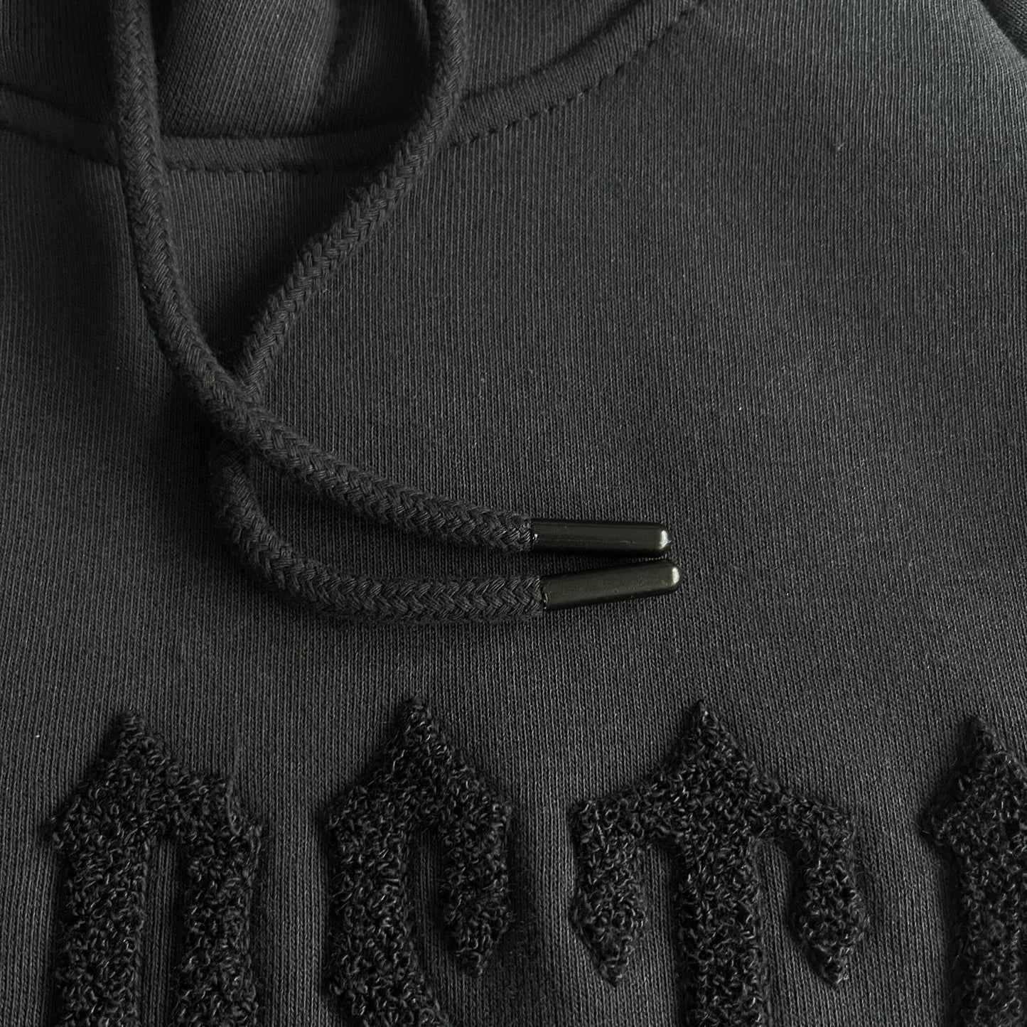 CHENILLE DECODED 2.0 – BLACK