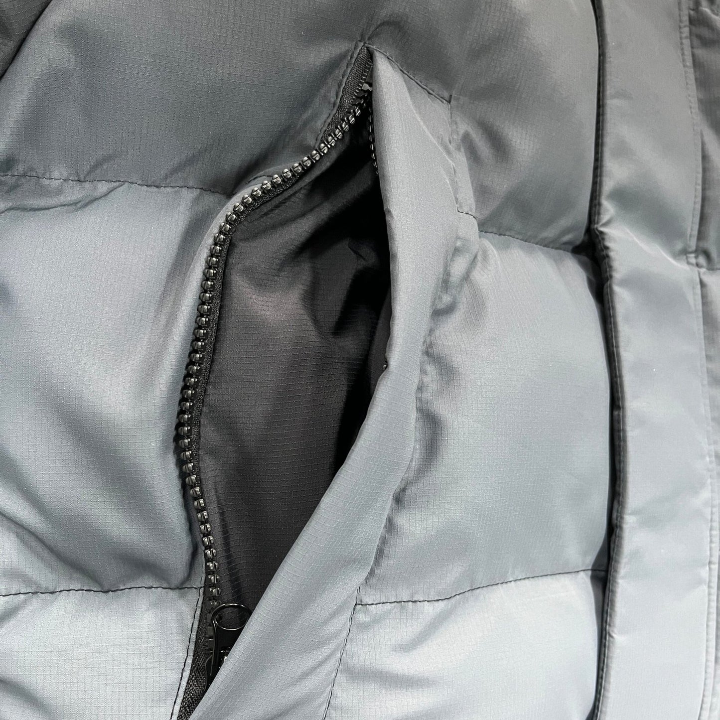 DECODED HOODED PUFFER 2.0 JACKET – BLACK-GRADIENT