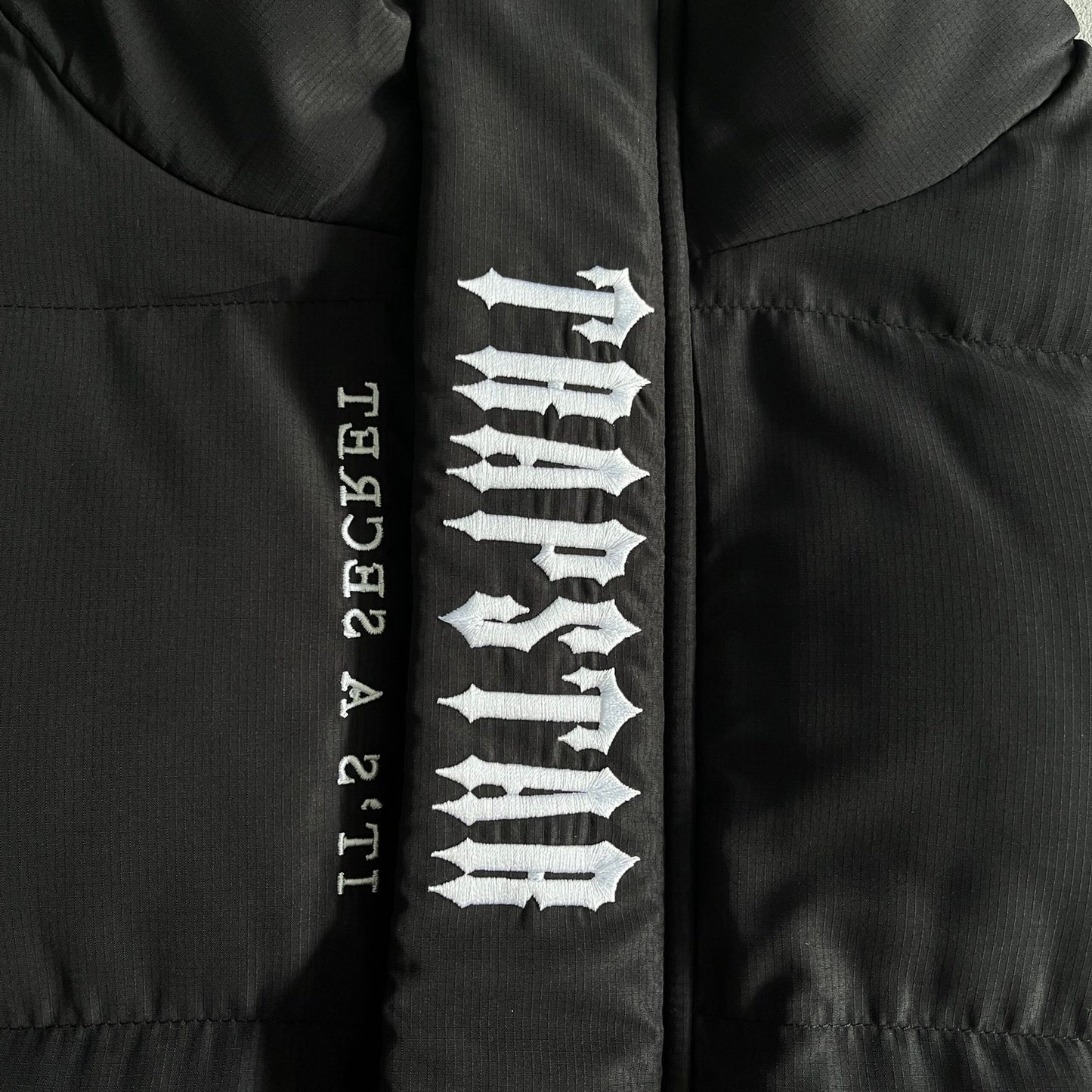 IRONGATE GILET BLACK-WHITE