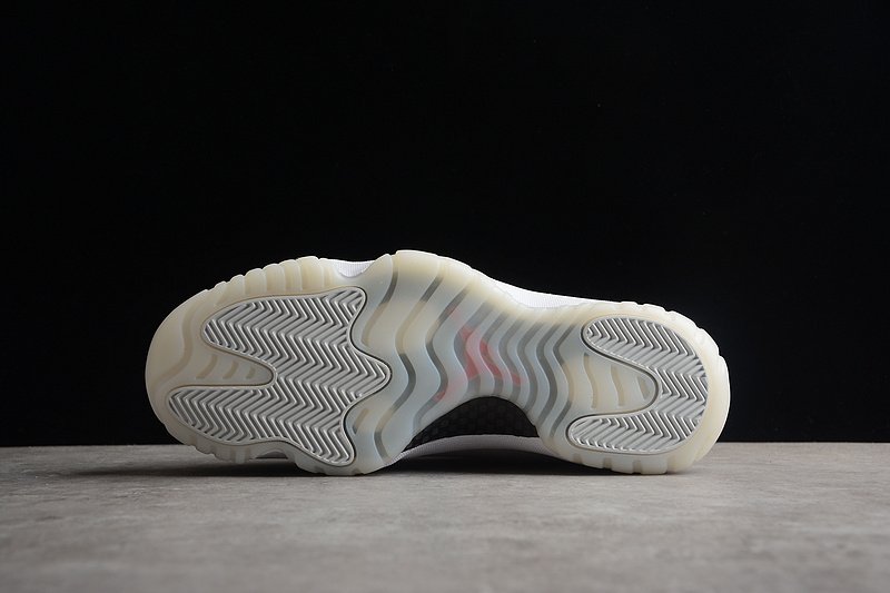 J11 RETRO PLATINUM