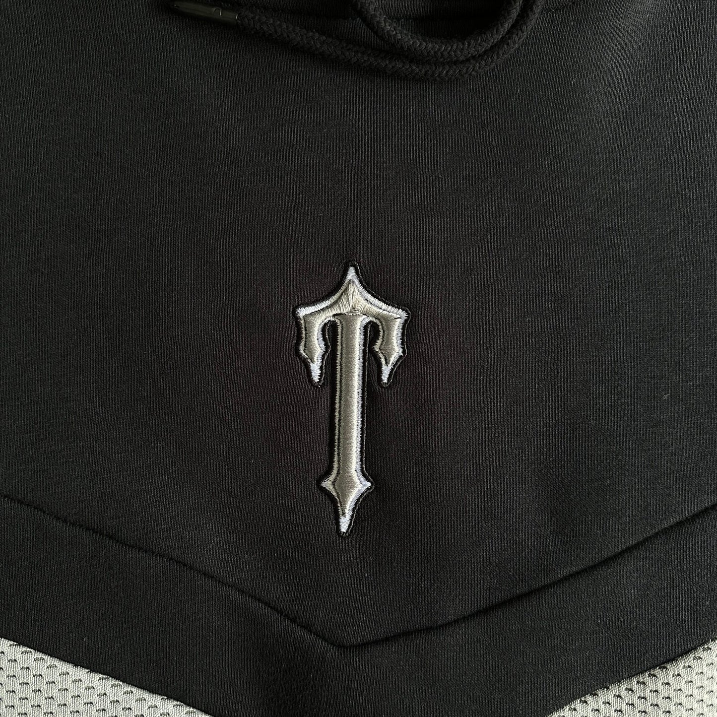 ETRIPE HOODIE TRACKSUITE BLACK/GREY