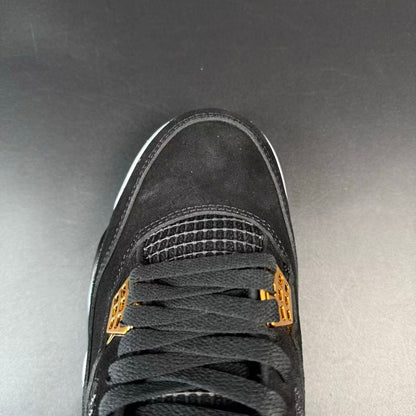 J4 RETRO ROYALTY