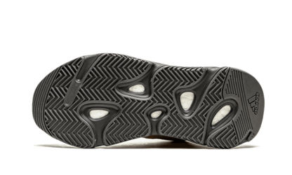 yeezy-700-mnvn-honey-flux-894628_800x