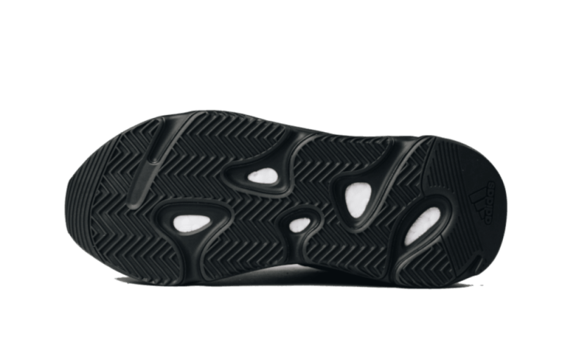 yeezy-700-mnvn-triple-black-502319_800x