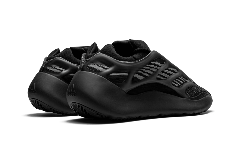 yeezy-700-v3-alvah-822074_800x